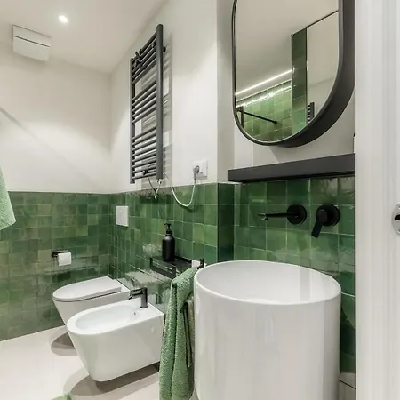 Lakeside Garden Apartment