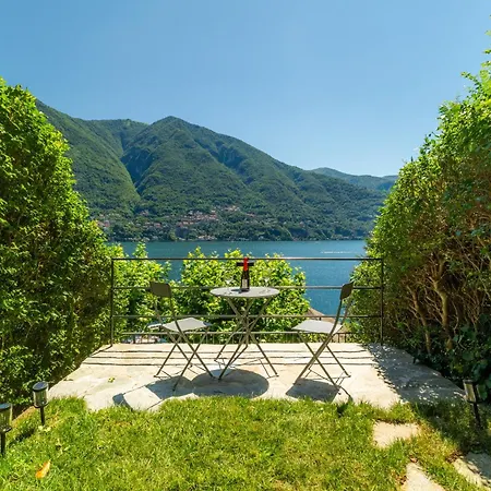 Διαμέρισμα Lakeside Garden *